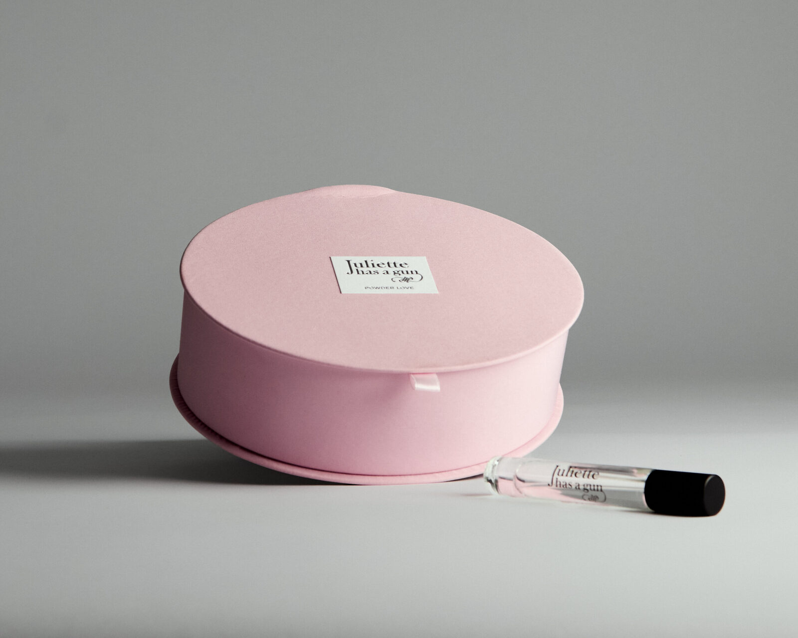 Boîte à chapeau rose